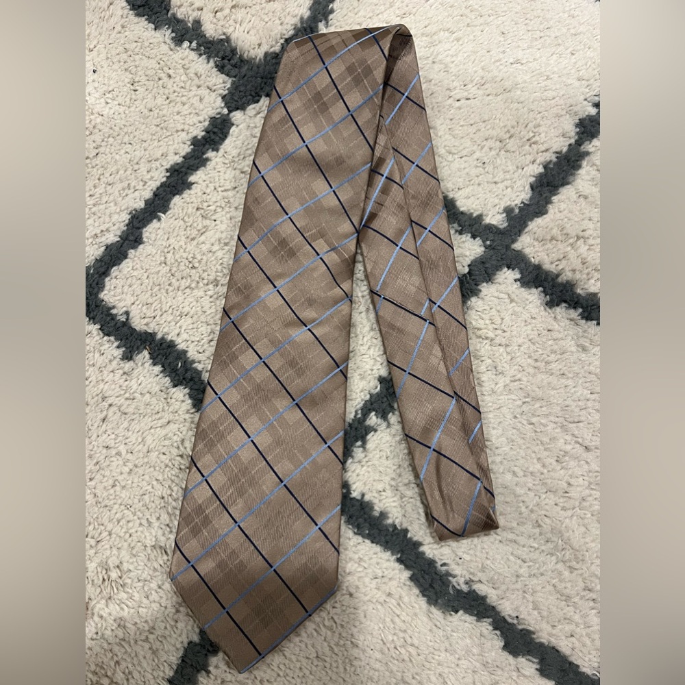 Tasso Elba Men’s Neck Tie Tan Brown 100% silk Excellent condition